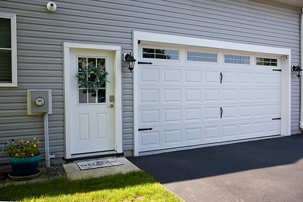24/7 Emergency Garage Door Roller Replacement experts in Niantic, CT